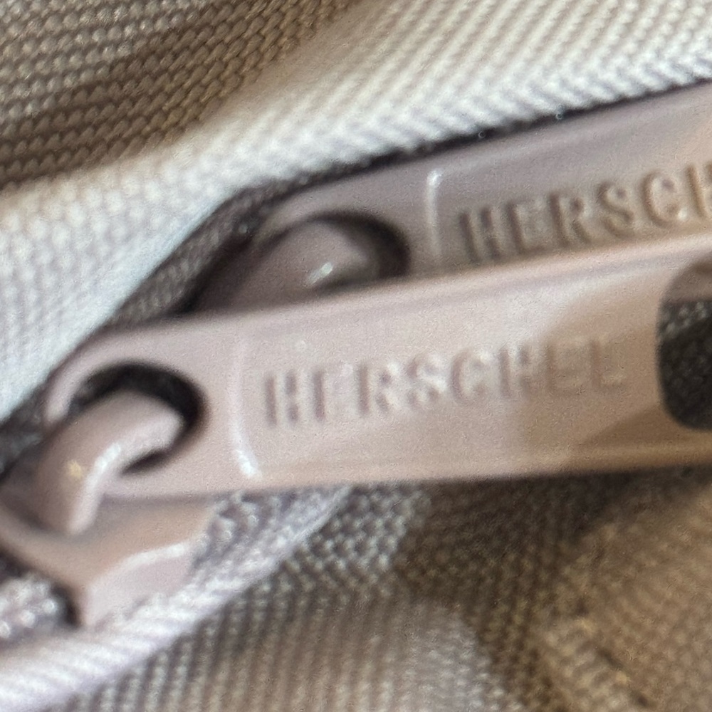 Herschel Backpack - Picture 6 of 12